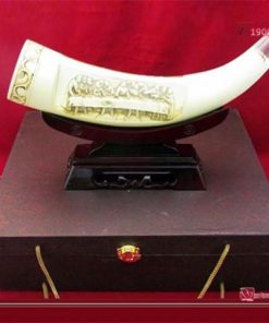 Mỹ nghệ chạm khắc giả ngà voi